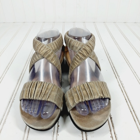 Eileen Fisher Dylan Scrunched Metallic Tan Elastic Strap Flat Summer Sandal M433 - Picture 3 of 12